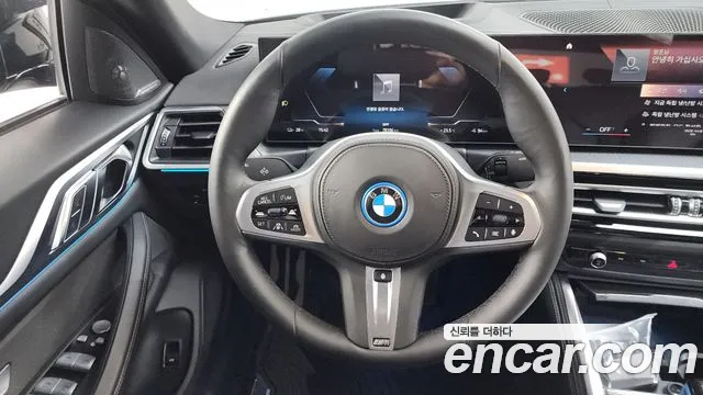 BMW i4 2022 — фото 18
