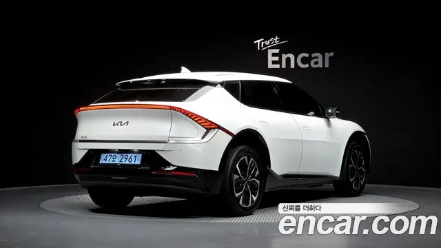 Kia EV6 2022 — фото 2