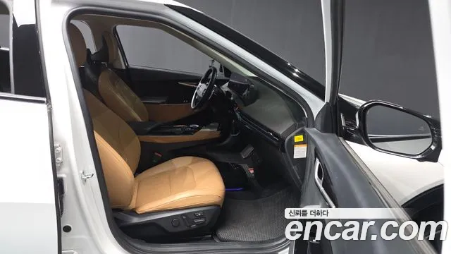 Kia EV6 2022 — фото 11