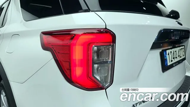 Ford Explorer 2021 — фото 9