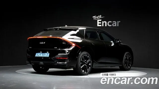 Kia EV6 2025 — фото 2