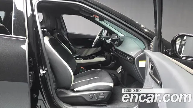 Kia EV6 2025 — фото 17