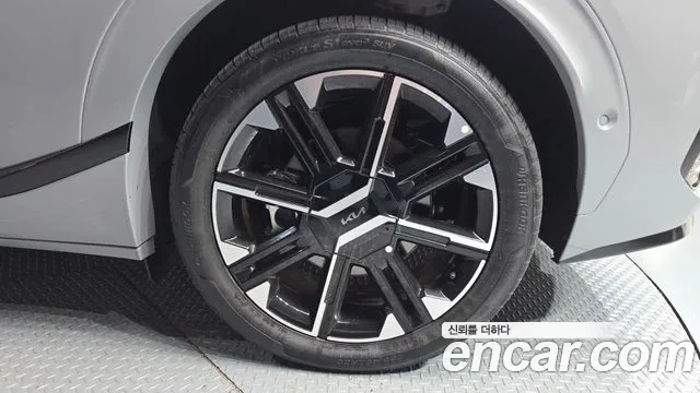 Kia EV6 2025 — фото 7