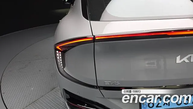 Kia EV6 2025 — фото 9