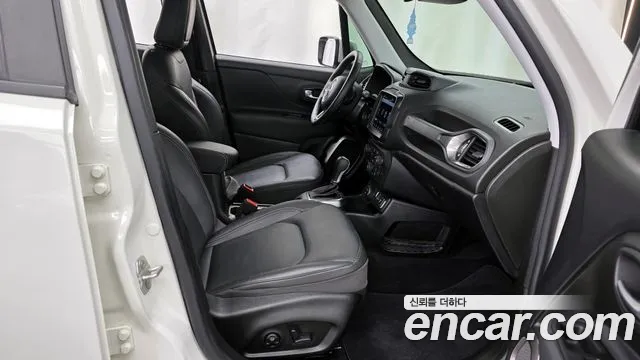 Jeep Renegade 2018 — фото 17