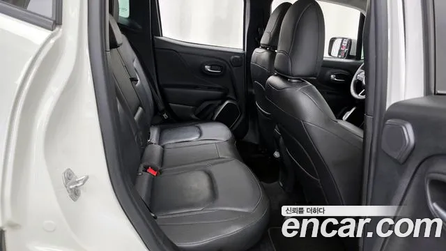 Jeep Renegade 2018 — фото 18