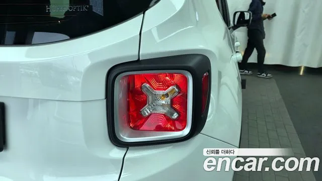 Jeep Renegade 2018 — фото 9