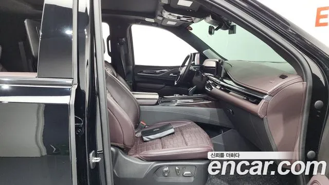 Cadillac Escalade 2023 — фото 16