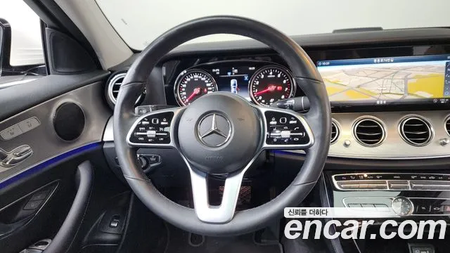 Mercedes-Benz E-Class 2019 — фото 14
