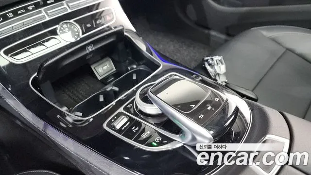 Mercedes-Benz E-Class 2019 — фото 20