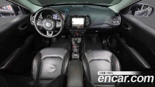 Jeep Compass 2019 — фото 10