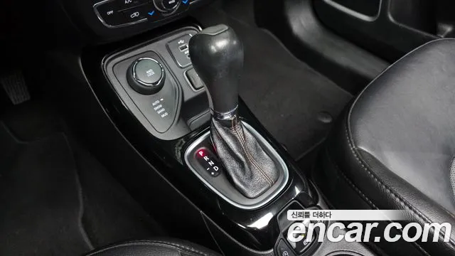 Jeep Compass 2019 — фото 12