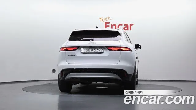 Jaguar F-PACE 2022 — фото 3