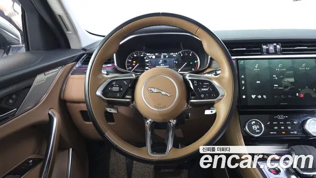 Jaguar F-PACE 2022 — фото 18