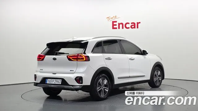 Kia Niro 2021 — фото 2