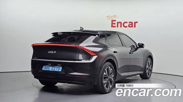 Kia EV6 2022 — фото 2
