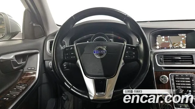 Volvo S60 2018 — фото 18