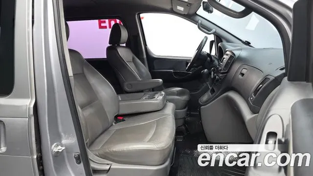Hyundai Starex 2016 — фото 11