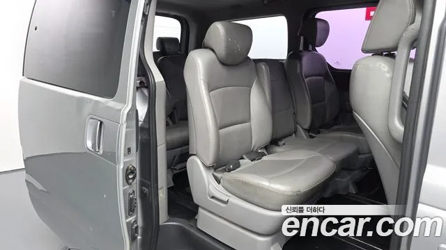 Hyundai Starex 2016 — фото 12