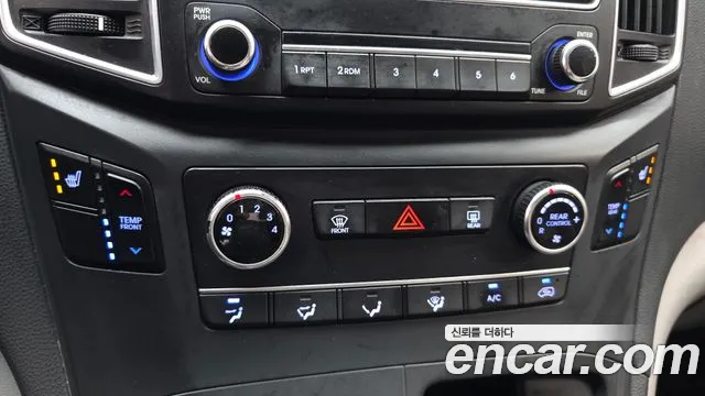 Hyundai Starex 2016 — фото 15