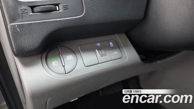 Hyundai Starex 2016 — фото 16