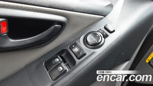 Hyundai Starex 2016 — фото 17
