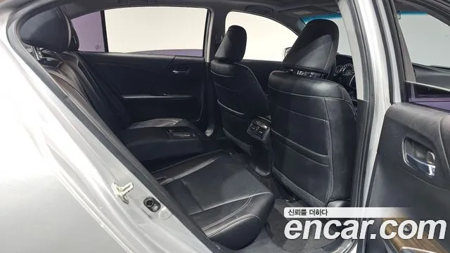 Honda Accord 2015 — фото 11