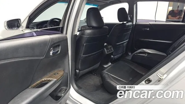 Honda Accord 2015 — фото 18