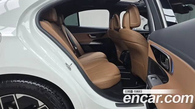 Mercedes-Benz E-Class 2025 — фото 17
