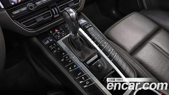 Porsche Macan 2019 — фото 12