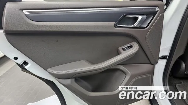 Porsche Macan 2019 — фото 15