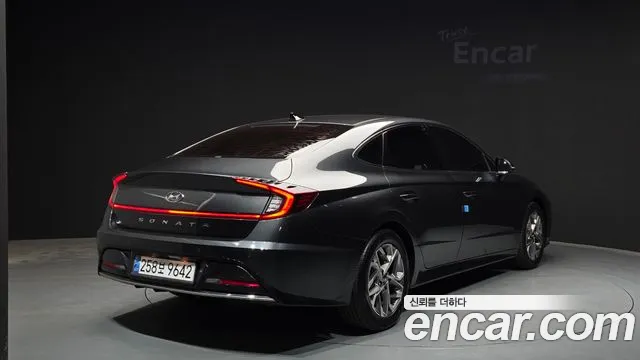 Hyundai Sonata 2022 — фото 2