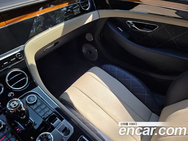 Bentley Continental 2019 — фото 14