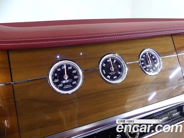 Bentley Continental 2020 — фото 14