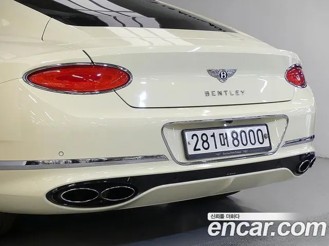 Bentley Continental 2020 — фото 20
