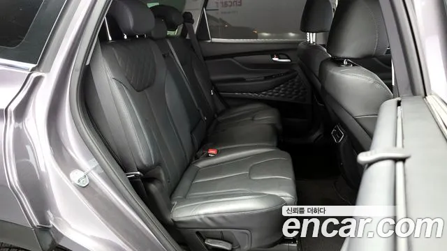 Hyundai Santafe 2023 — фото 17