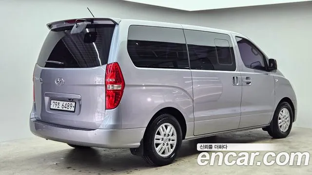 Hyundai Starex 2017 — фото 2