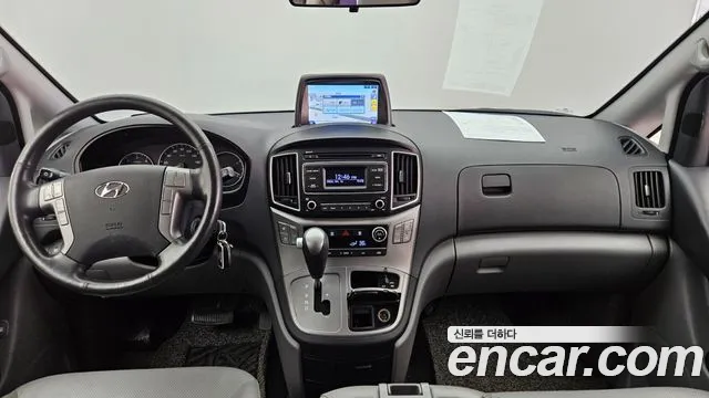 Hyundai Starex 2017 — фото 7