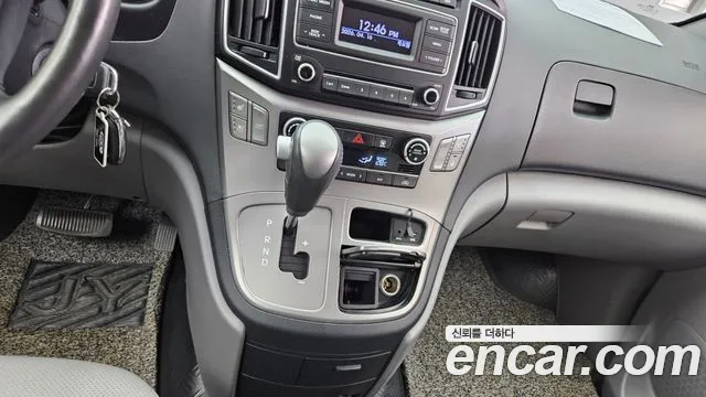 Hyundai Starex 2017 — фото 9