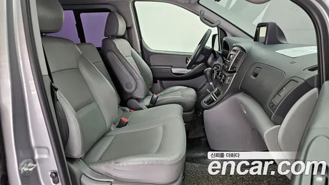 Hyundai Starex 2017 — фото 11