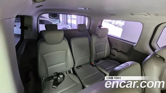Hyundai Starex 2017 — фото 13