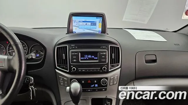 Hyundai Starex 2017 — фото 15