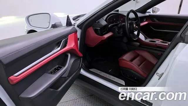 Porsche Taycan 2021 — фото 13