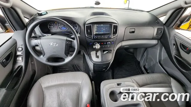 Hyundai Starex 2019 — фото 10