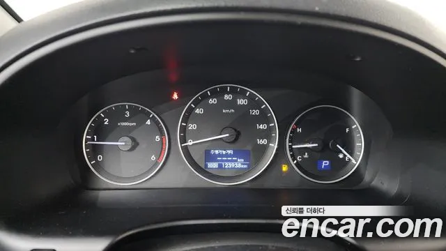 Hyundai Starex 2019 — фото 11