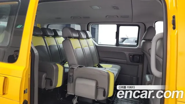 Hyundai Starex 2019 — фото 17