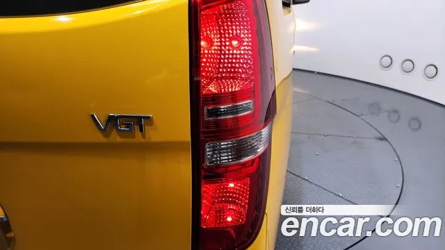 Hyundai Starex 2019 — фото 9