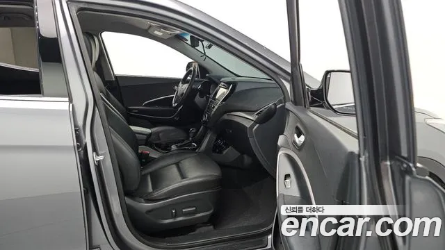Hyundai Santafe 2016 — фото 18