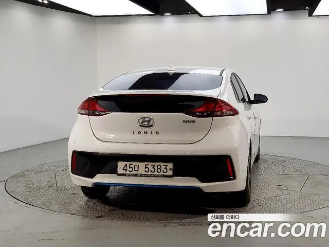Hyundai Ioniq 2017 — фото 3