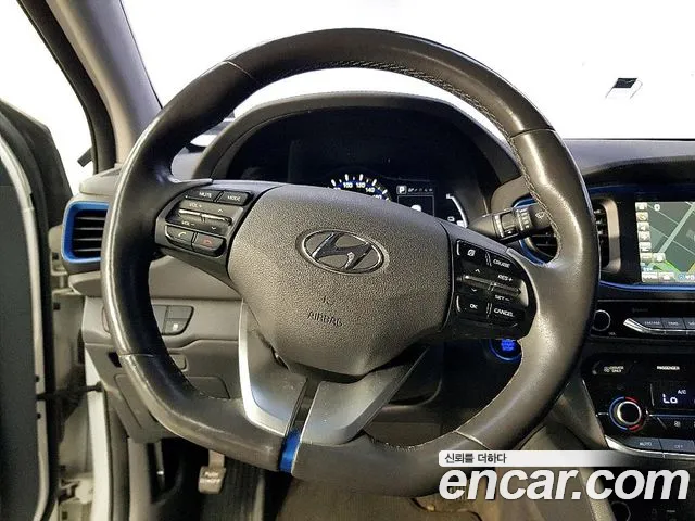 Hyundai Ioniq 2017 — фото 12